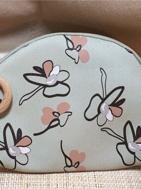 IPSY April 2020 Floral Glam Bag Mint Green Cosmetic Makeup Pouch Wood Ring